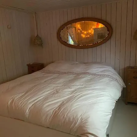 Chalet Romantisch Boshuisje Met Jacuzzi Putten