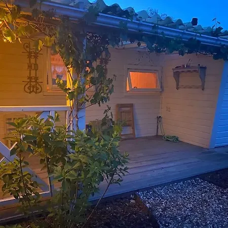 Romantisch Boshuisje Met Jacuzzi 3* Пюттен