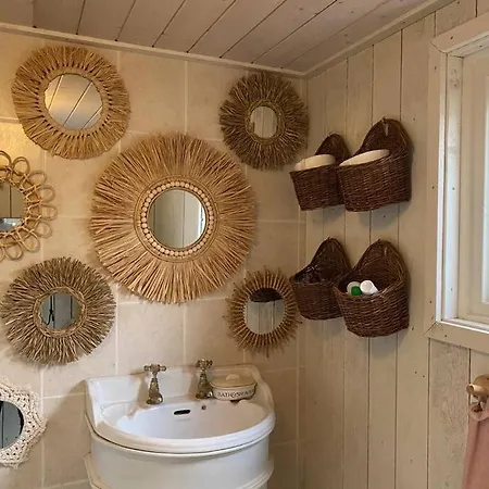 Chalet Romantisch Boshuisje Met Jacuzzi Putten